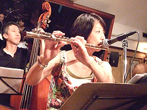 �t���[�g�𐁂���˗[�ʂ���