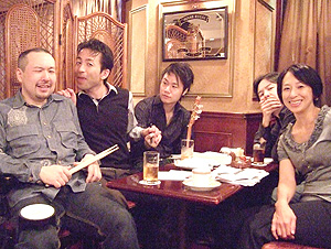 �����o�[�̊F����